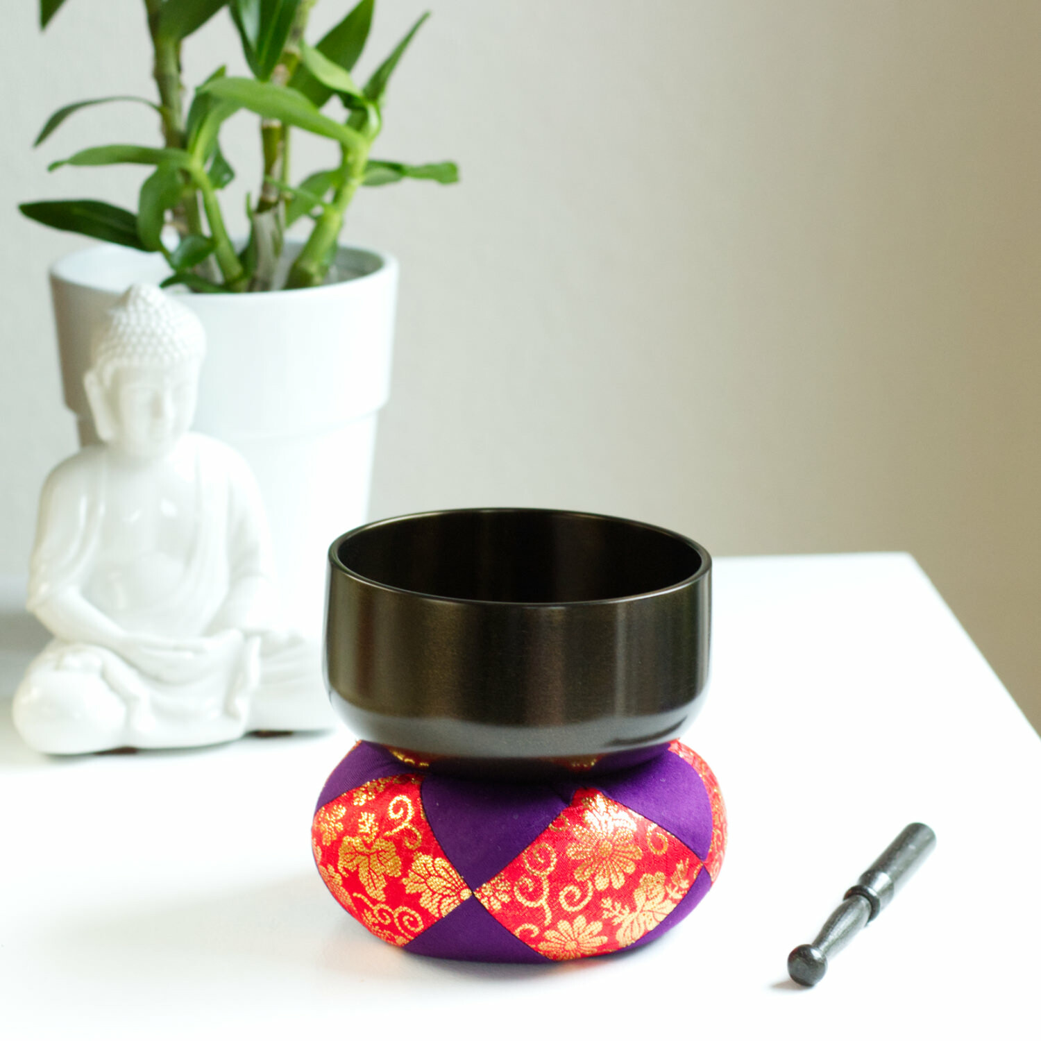 Japán hangtálak - Japán Hangtál - ZEN - Fekete - 84 mm  Ez a jap&aacute;n ZEN hangt&aacute;l fekete lakkoz&aacute;s&uacute;, amelye