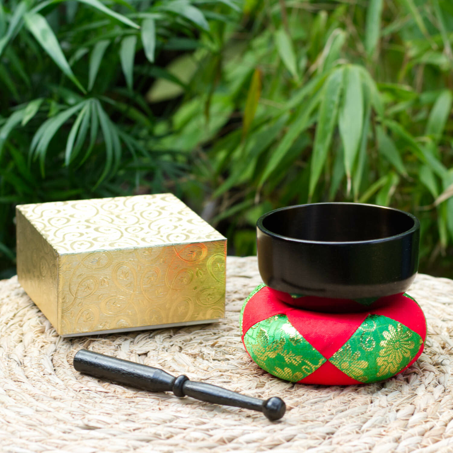 Japán hangtálak - Japán Hangtál - ZEN - Fekete - 84 mm  Ez a jap&aacute;n ZEN hangt&aacute;l fekete lakkoz&aacute;s&uacute;, amelye