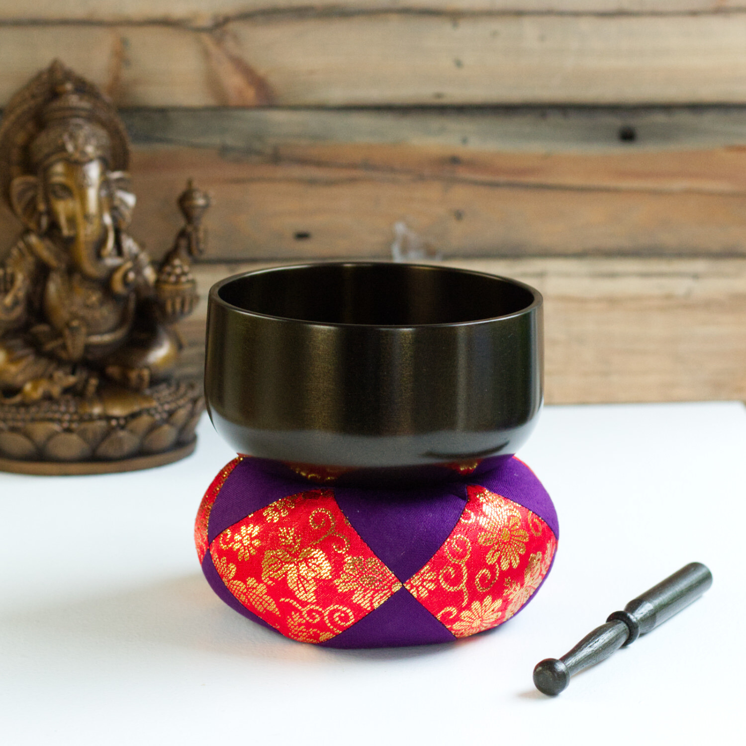Japán hangtálak - Japán Hangtál - ZEN - Fekete - 108 mm  Ez a jap&aacute;n ZEN hangt&aacute;l fekete lakkoz&aacute;s&uacute;, amelye