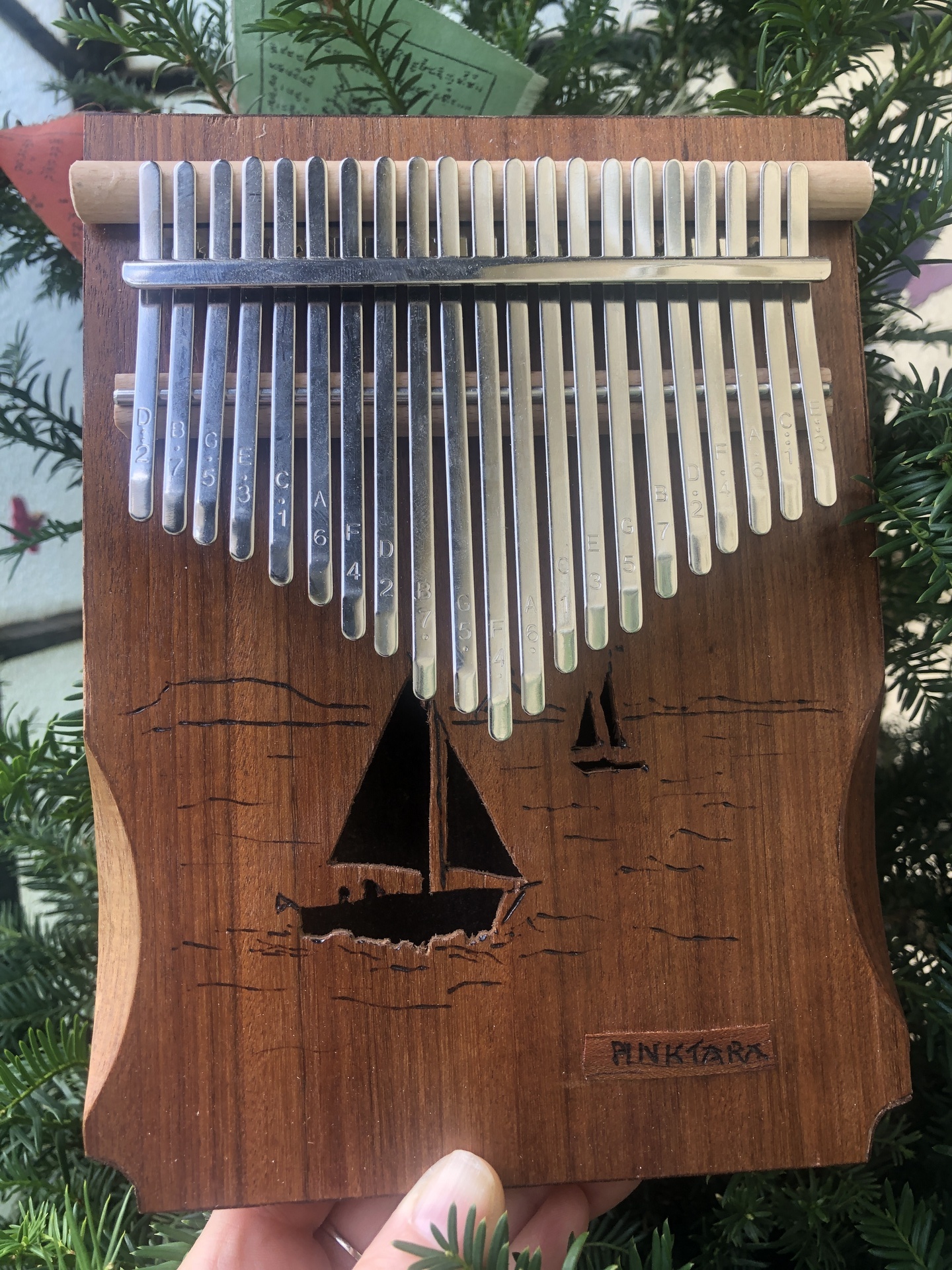 Kalimba - Kalimba 21 - Hangszer Vitorlás Egyedi k&eacute;zzel k&eacute;sz&iacute;tett Kalimb&aacute;ink, &eacute;des 