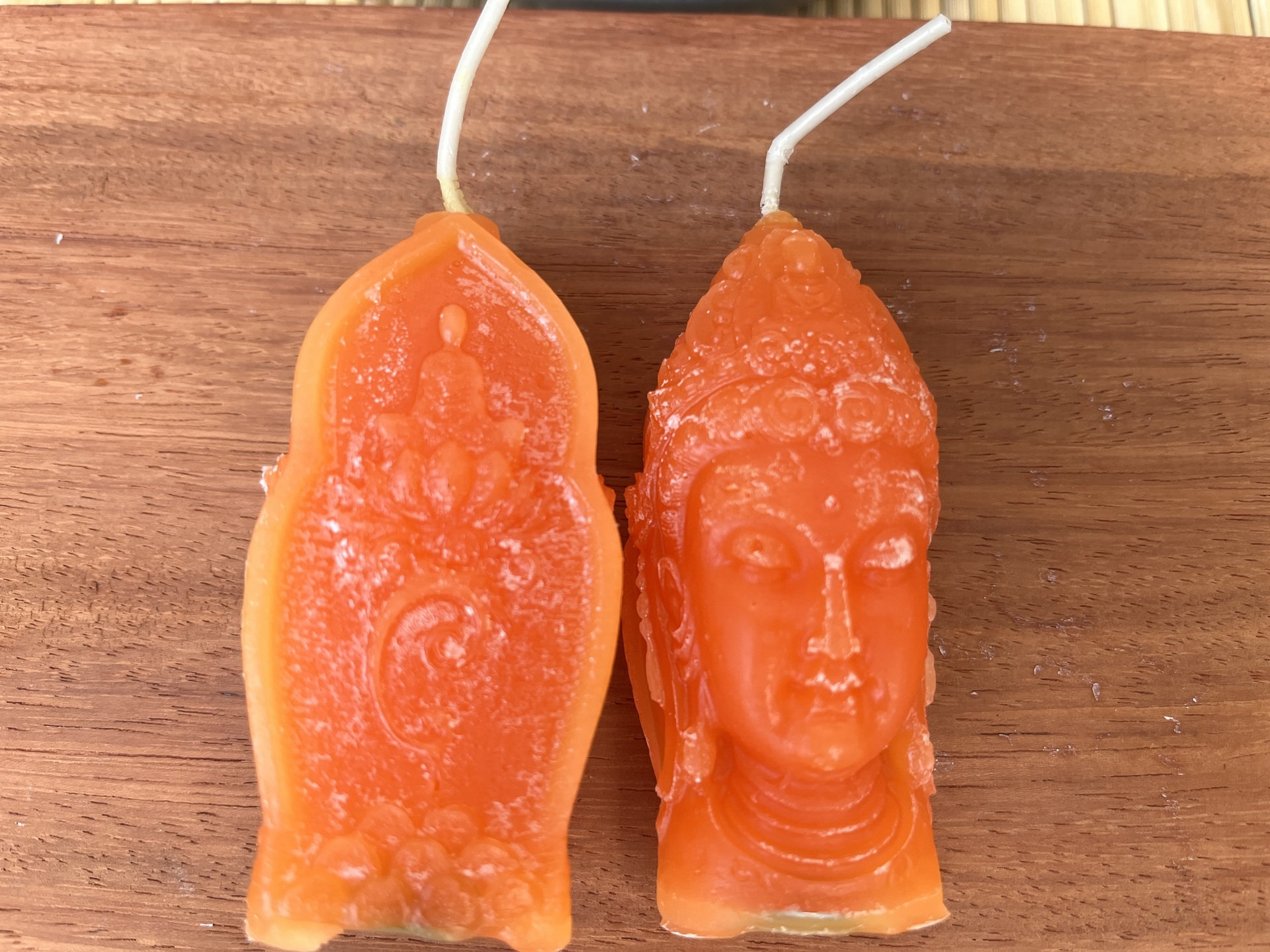 Gyertyák - Buddha Gyertya - Narancs színű és illatú  Buddha gyerty&aacute;ink narancs sz&iacute;nben &eacute;s narancs&nbsp;illa 