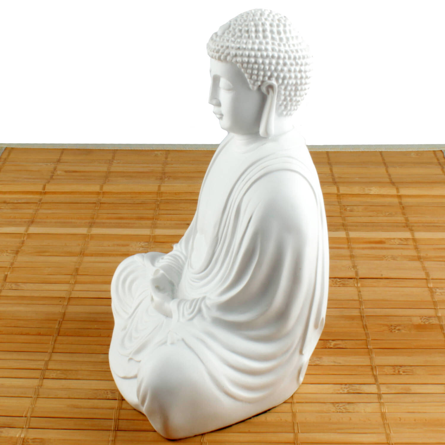 Buddha szobrok - Buddha szobor - Japán - Fehér - 22 cm  Ez a gy&ouml;ny&ouml;rű Buddha-szobor medit&aacute;ci&oacute;s p&oacute;zba 