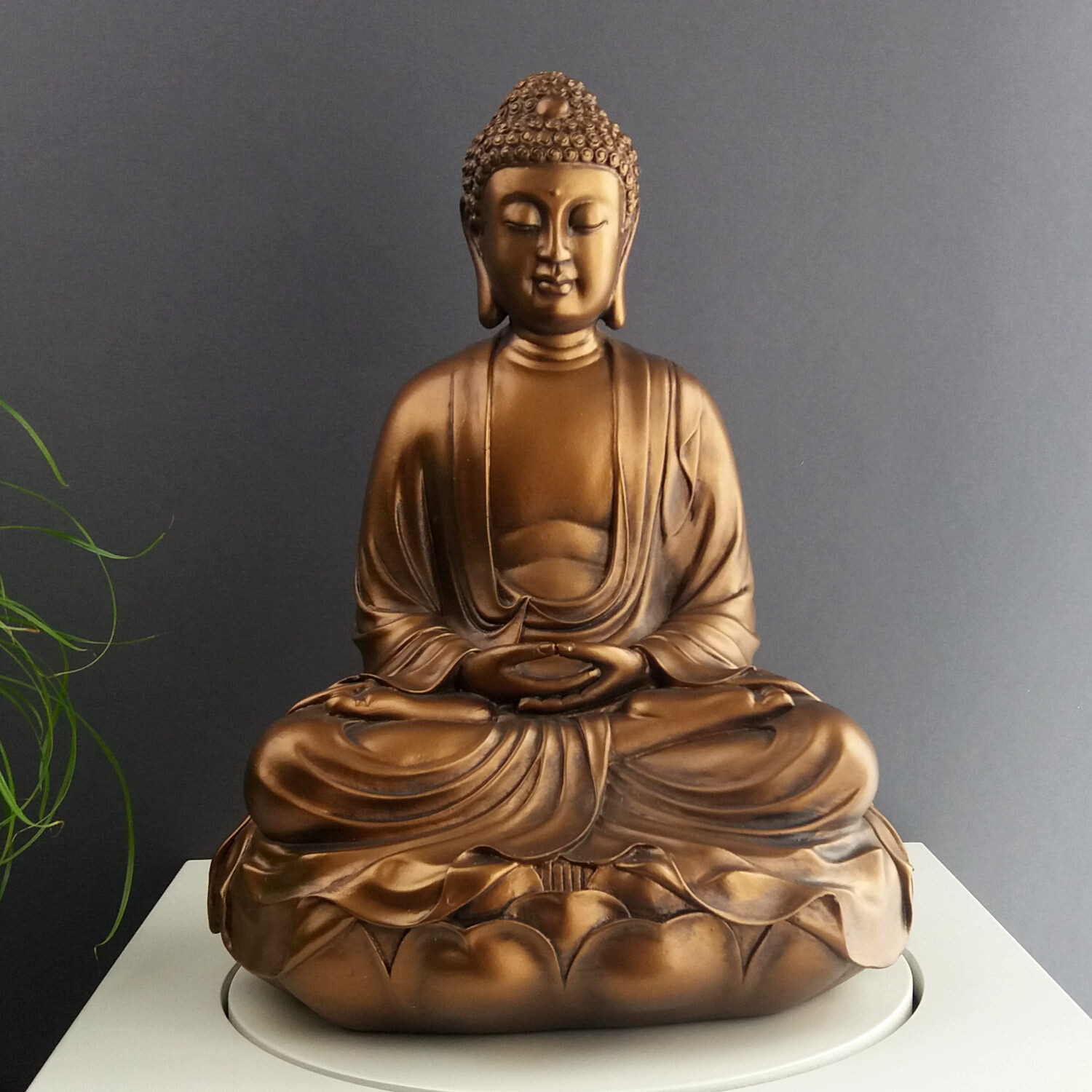 Buddha szobrok - Buddha szobor - Meditáló - Bronzszínű - 29 cm  Amit&aacute;bha Buddha a legismertebb Buddha Jap&aacute;nban (ott Amida n&e 