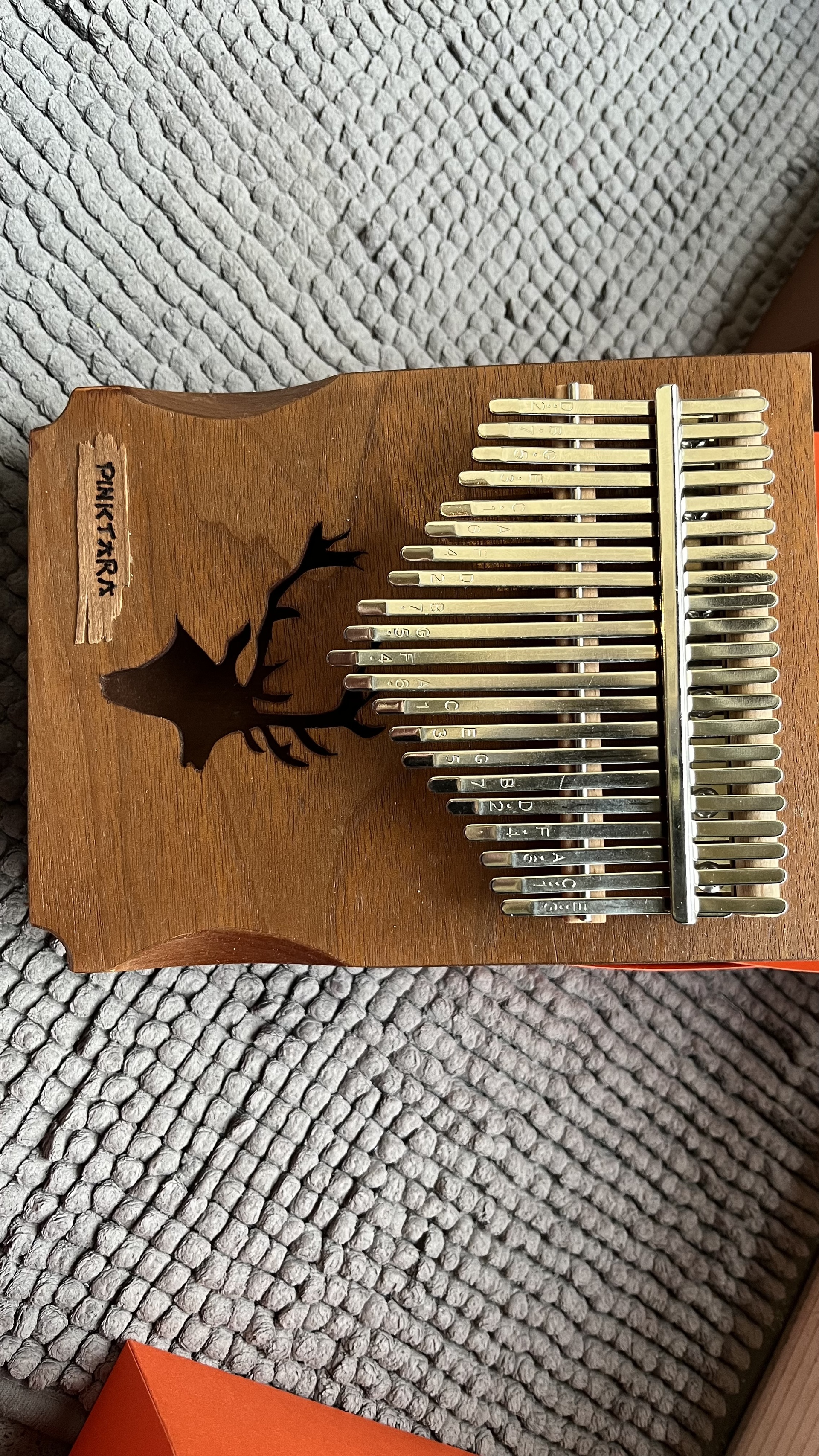 Kalimba - Kalimba 21 - Hangszer Szarvasfej Egyedi kézzel készített Kalimbáink, édesapám keze munkáját dicsérik. Egzoti 