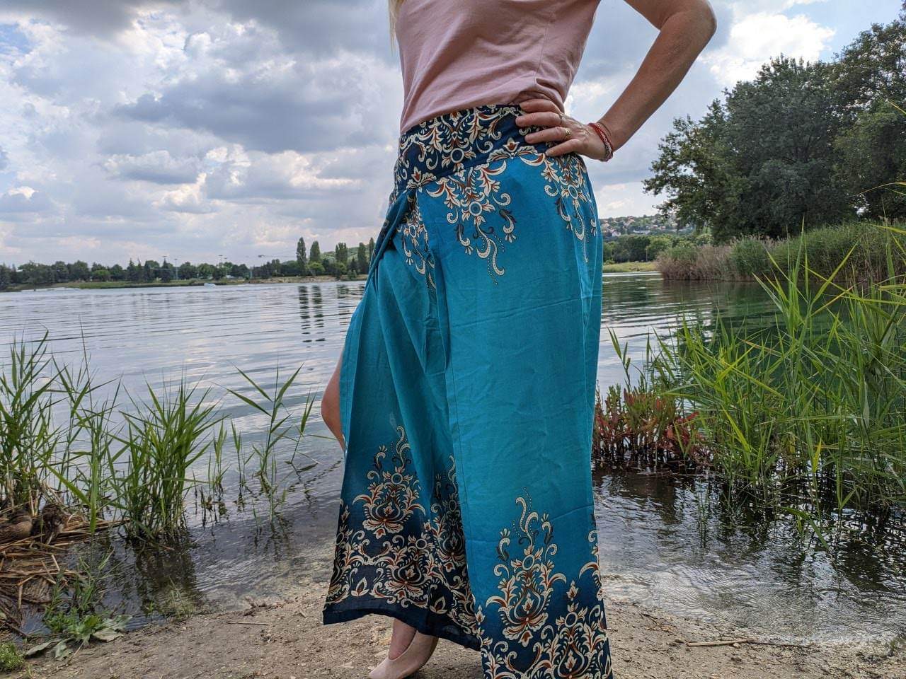 Thai női nadrágok - Türkizkék thai női lapnadrág, átkötős derékkal, bő szárú fazon jógához, nyári strandi napokra.