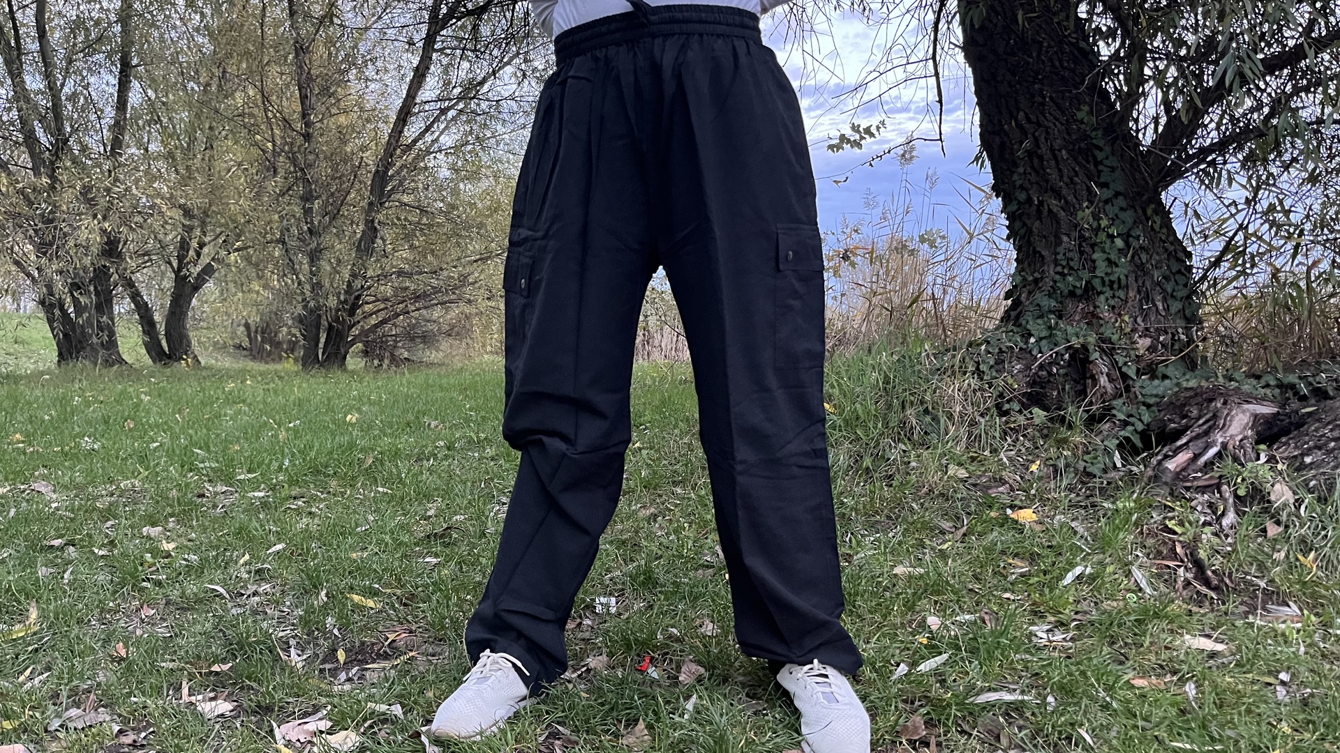 Nepáli férfi nadrág - Nepáli Unisex nadrág - fekete zsebes  <span style="font-size: 1rem;">A Nepáli Unisex fekete zsebes nadrág könnyű, 