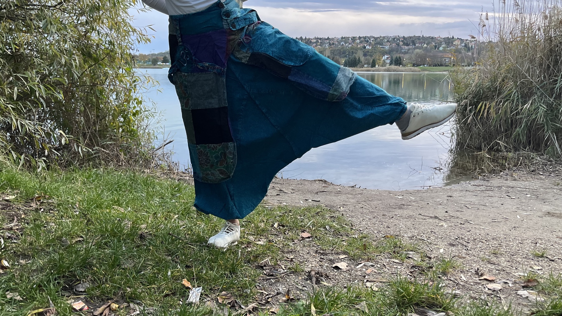 Nepáli férfi nadrág - Nepáli Unisex Aladdin nadrág - farmerkék  <span style="font-size: 1rem;">A Nep&aacute;li unisex Aladdin nadr&aacute;g 