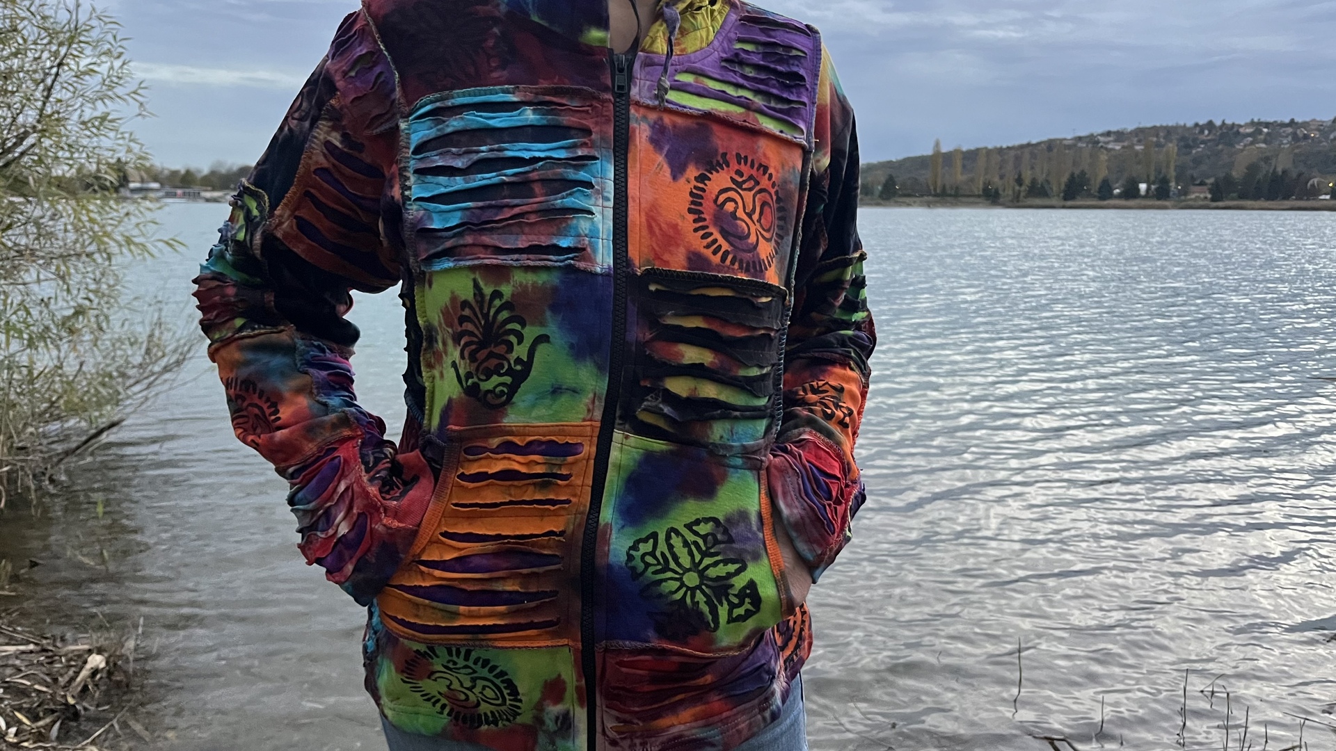 Női öltözetek - Nepáli Unisex pulóver - Színes  A Nep&aacute;li unisex pul&oacute;ver &ndash; sz&iacute;nes,puha tapint&aac 