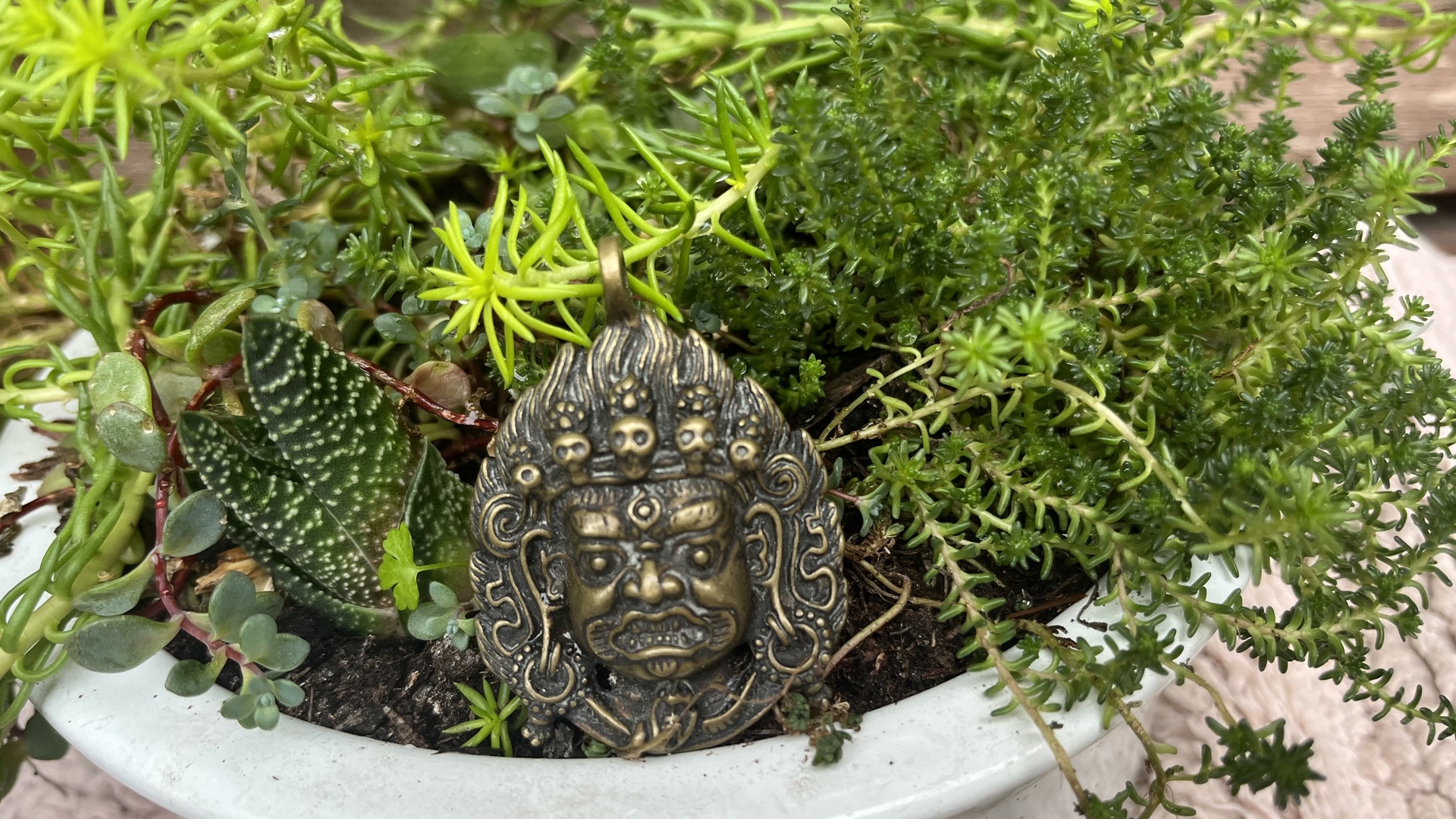 Medál - Mahakala bronz medál  .Mahākāla a tibeti buddhizmus egyik legn&eacute;pszerűbb v&eacute;delmező i 