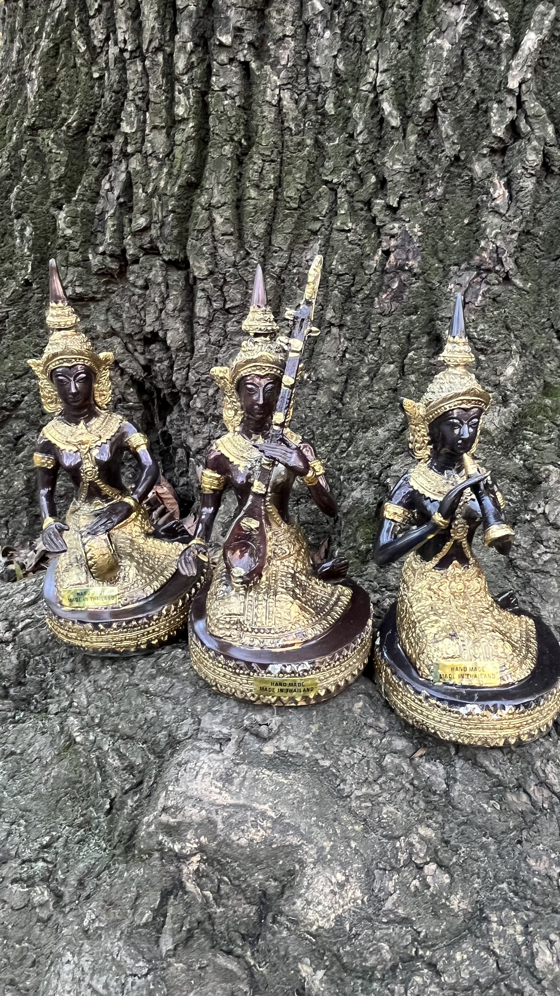 Thai szobrok - Thai Buddha védelmezői Angyalok - Hárman együtt  Thai Buddha őrzői Angyal szobor<br id="isPasted">Gyönyörű Thaiföldről érkez 