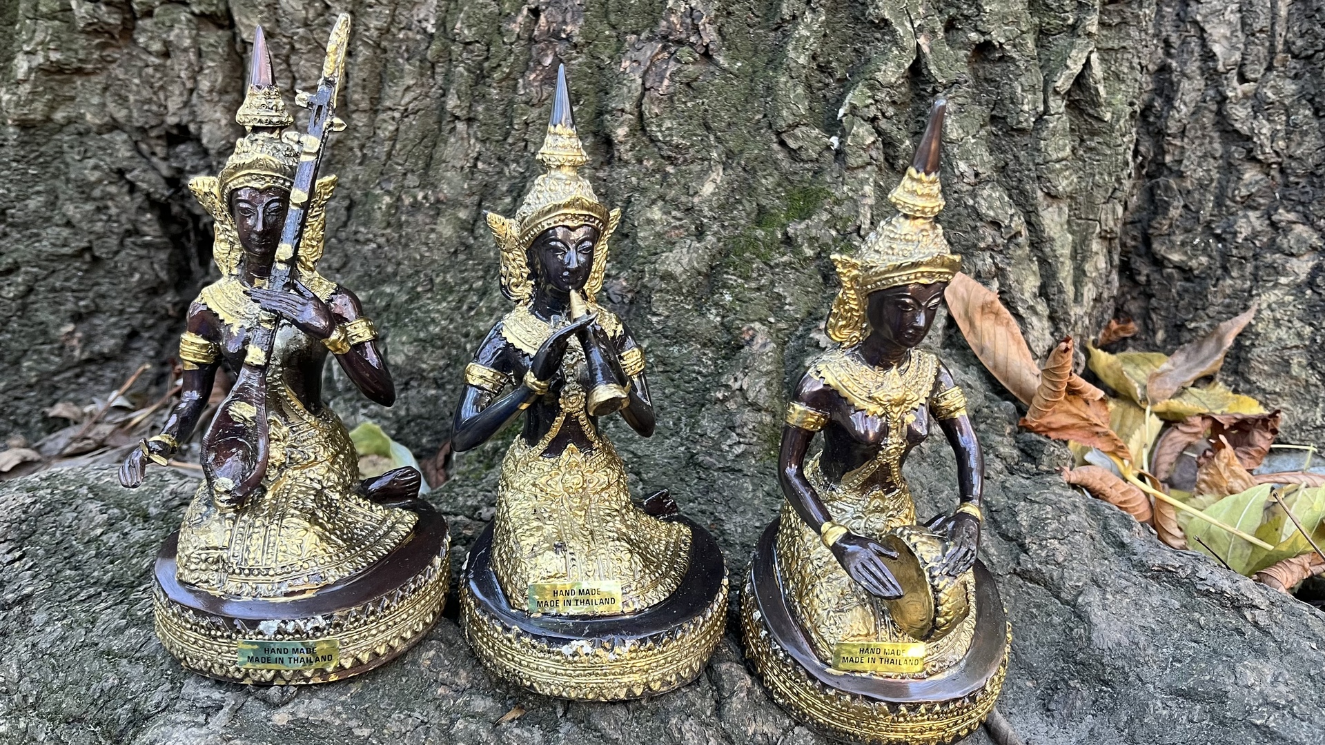 Thai szobrok - Thai Buddha védelmezői Angyalok - Hárman együtt  Thai Buddha őrzői Angyal szobor<br id="isPasted">Gyönyörű Thaiföldről érkez 