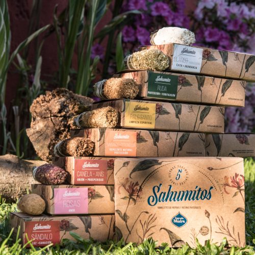 Sagrada Madre füstölő köteg - Sagrada Madre - Sandalwood - Szantálfa - Gyógynövényes füstölő köteg 1 köteg A kézzel készített Sagrade Madre gyógynövényes füstölő köteg cédrus, babérl 