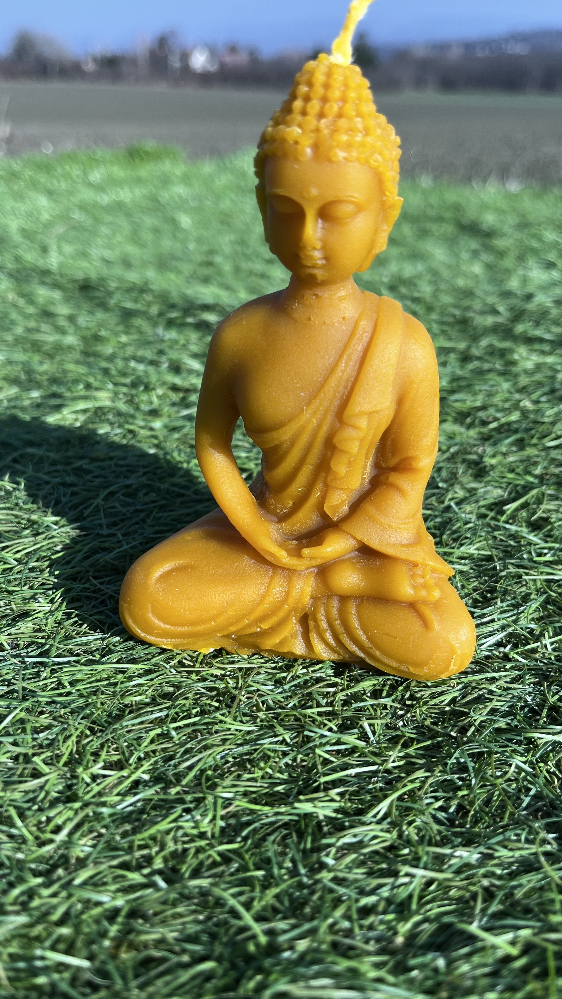 Gyertyák - Buddha méhviasz gyertya  &nbsp;Balatoni méhészetből származó 100 % &nbsp;természetes méhviaszból kéz 