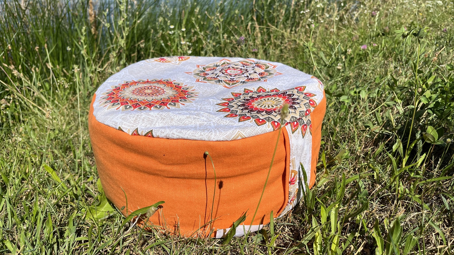 Meditációs párnák - Bio tönkölybúza meditációspárna - Narancs - mandalás - világos Belső húzat nélkül <span style="font-size: 1rem;">A helyes testtartás alapja a kényelmes és el 