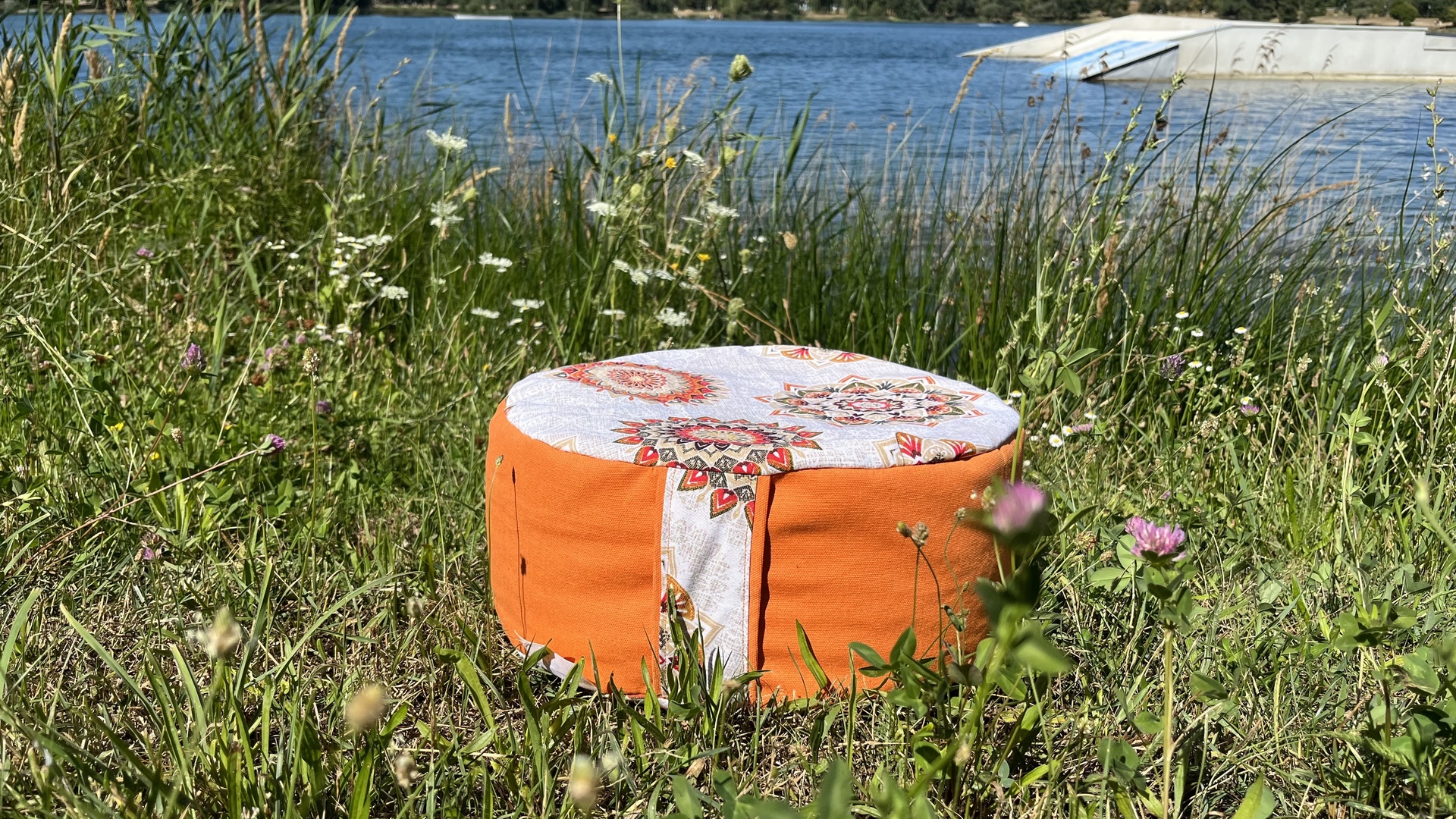 Meditációs párnák - Bio tönkölybúza meditációspárna - Narancs - mandalás - világos Belső húzat nélkül <span style="font-size: 1rem;">A helyes testtartás alapja a kényelmes és el 