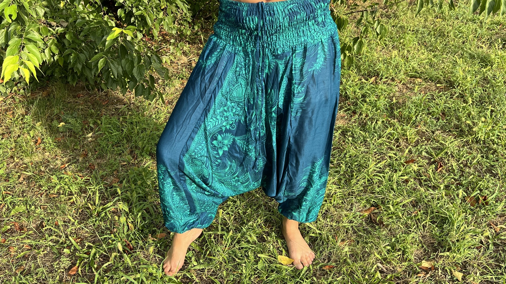 Thai női nadrágok - Türkiz thai női Aladdin nadrág gumis derékkal, bő ülepű fazon jógához meg nyári hétköznapokra.