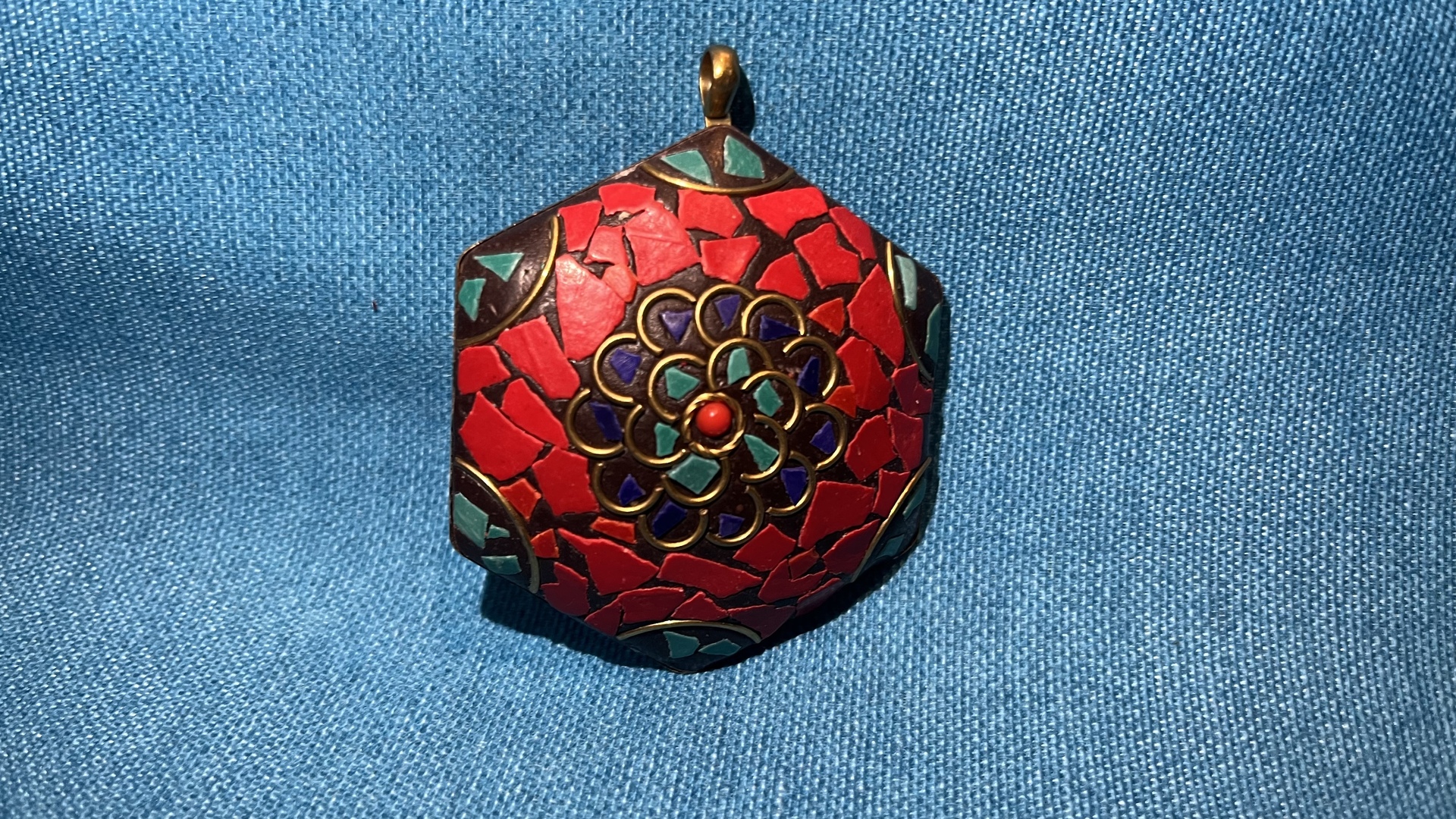 Medál - Indonéz mandala medál   Gyönyörű Indonéziából érkező kézzel készített ,egyedi mandala medál, türkiz 