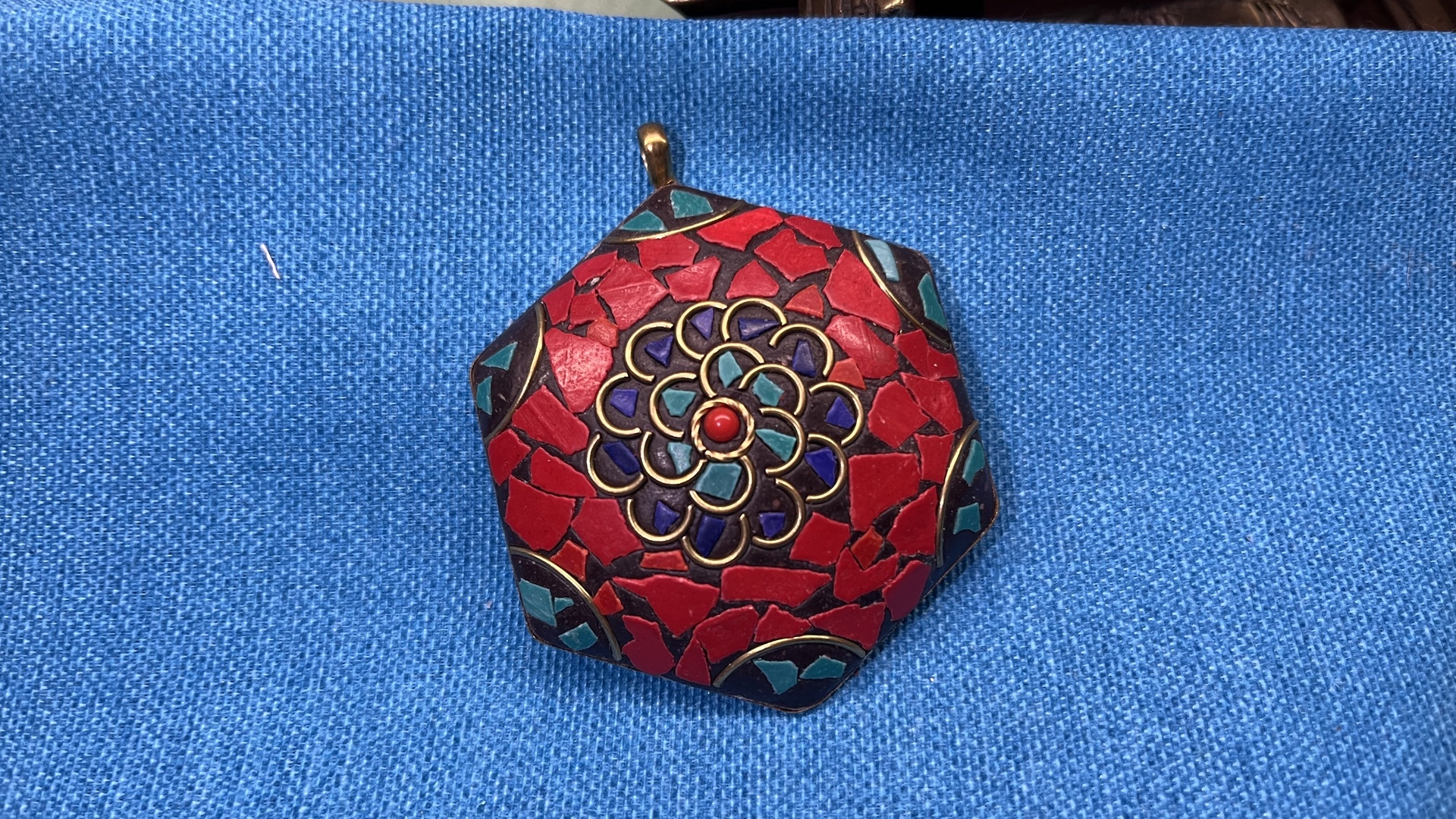 Medál - Indonéz mandala medál   Gyönyörű Indonéziából érkező kézzel készített ,egyedi mandala medál, türkiz 