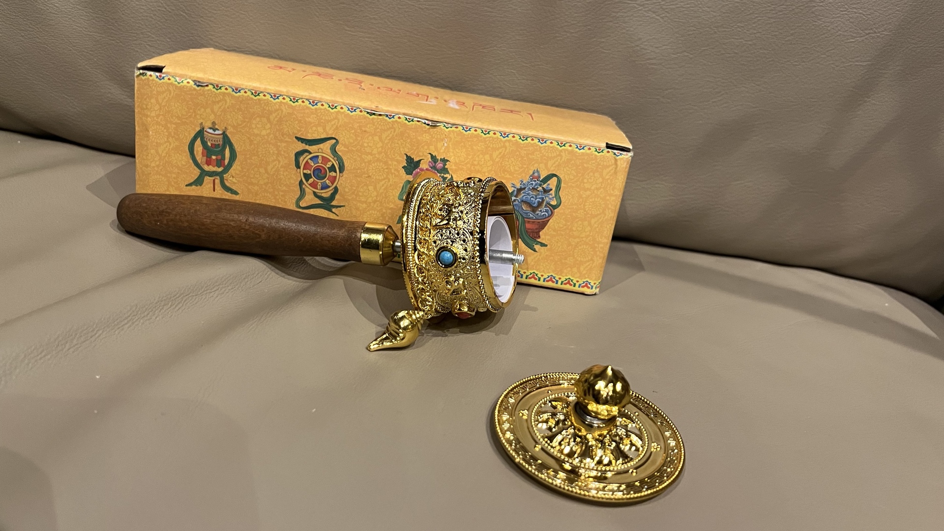 Imamalom - Kézi imamalom - nagy   Gyönyörű kézi imamalom, belsejében az imatekercsekkel. 