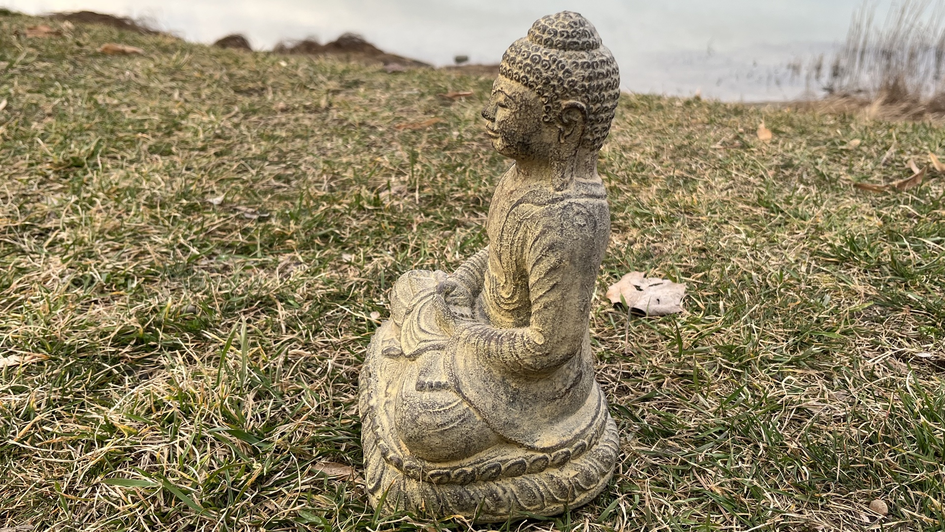 Buddha szobrok - Buddha kő szobor   Buddha ülő&nbsp;kő szobor&nbsp; 