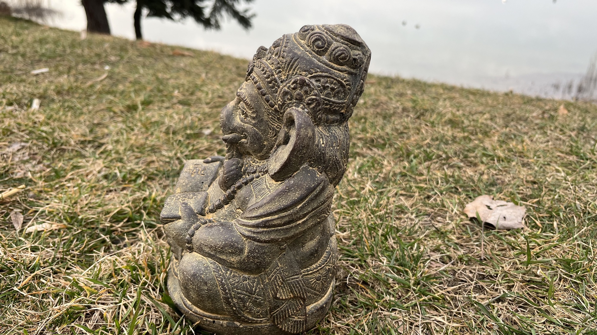 Ganésa szobrok - Ganesha kő szobor  Gyönyörű Ganesha kő szoborA természetes kőből faragott, részletgazdag Ganes 