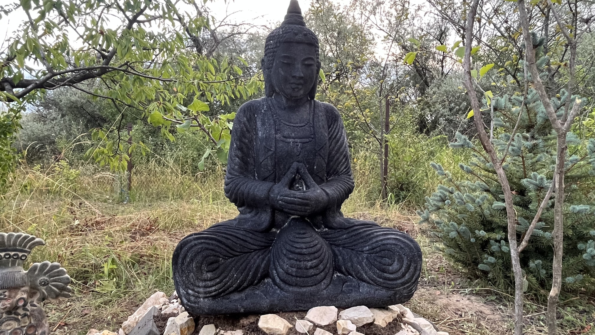 Buddha szobrok - Buddha kerti szobor - nagymèret 80 cm magas  Buddha kerti szobor gyönyörű èke lehet a kertnek, vagy akár a nappalinak is 