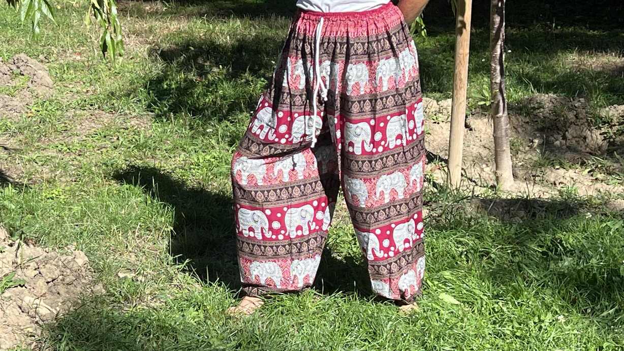 Thai női nadrágok - Barna bordó elefántos mintás thai női jázmin nadrág, könnyű szövetből jógához meg nyári hétköznapokra.