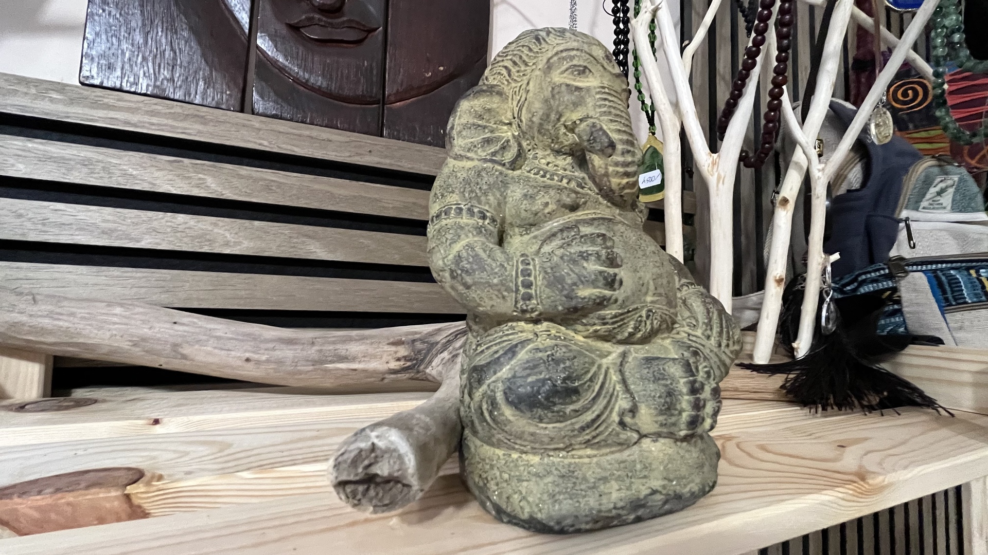 Ganésa szobrok - Ganesha kő szor   <span style="font-size: 1rem;">Ganesha, más néven Ganapati, a bölcsesség és