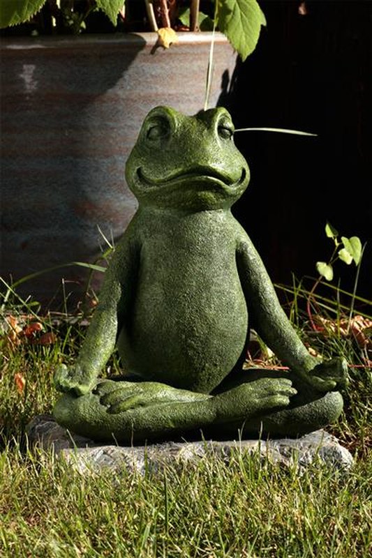 Szobrok - Meditáló béka - 26 cm
