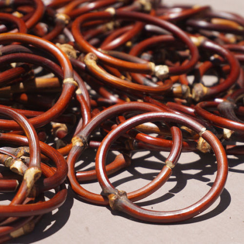 Karkötő - Rattan tibeti terápiás karkötő  A tibeti terápiás karkötők Caulis Spatholobi az egyik legrégebbi gyógyhatás